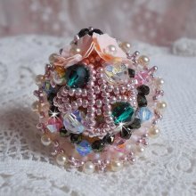 Bohemian ring embroidered with Swarovski crystals, facets and Miyuki beads